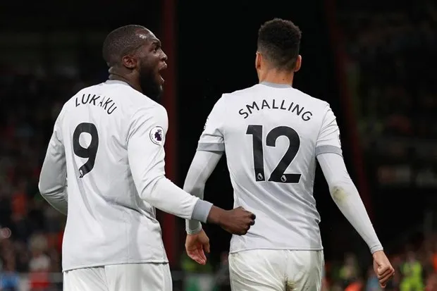 Lukaku - Smalling cứ ghi bàn và kiến tạo, CĐV Man Utd nói gì? - Bóng Đá