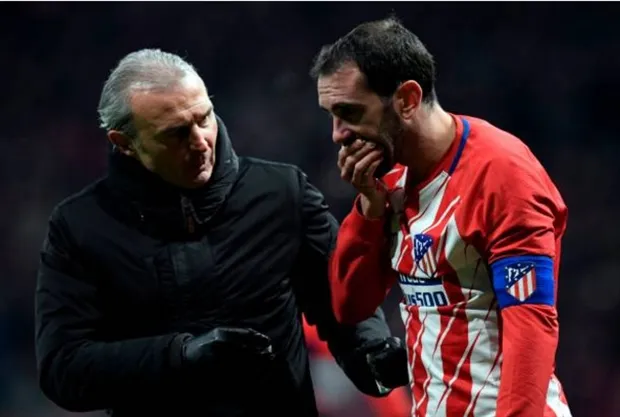 Godin phải trồng lại răng sau chiến thắng của Atletico - Bóng Đá