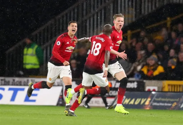 Góc Man Utd: 18 năm cho