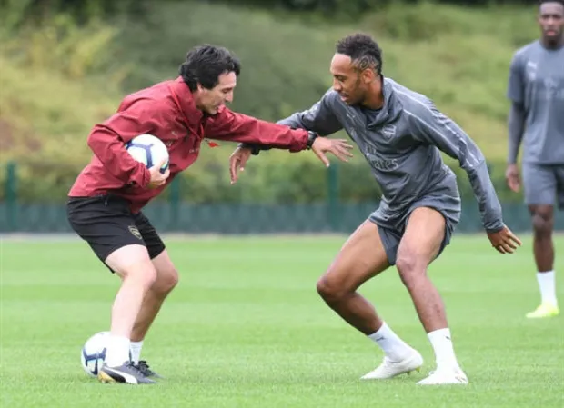 Emery ôm bóng, quyết không Aubameyang đụng vào - Bóng Đá