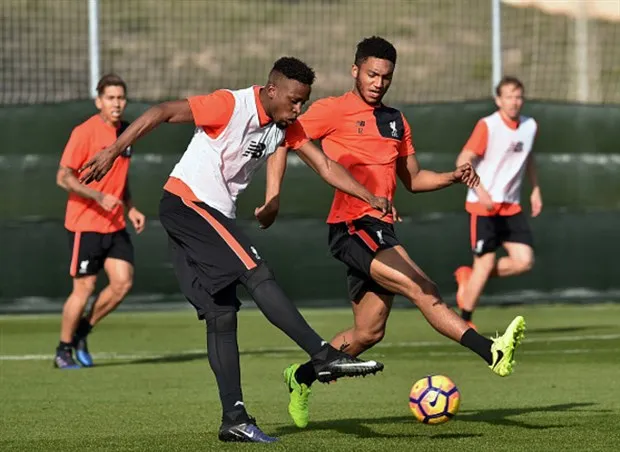 Sturridge 'mất tích' trên sân tập của Liverpool - Bóng Đá