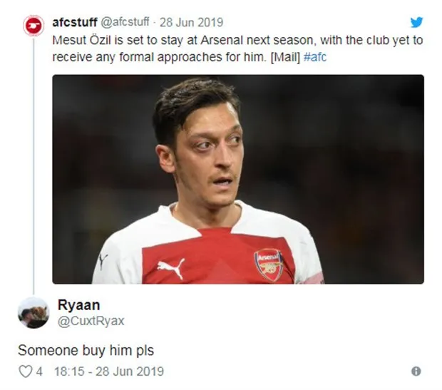 Ozil ở lại, CĐV Arsenal phản ứng thế nào? - Bóng Đá