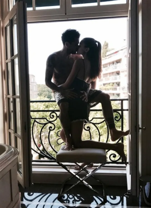 - Bóng Đá