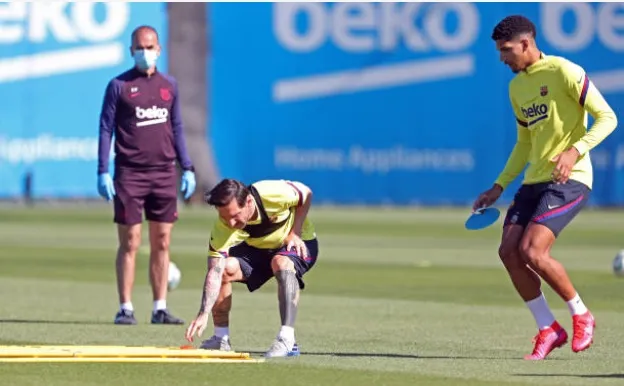 Messi is back to his best in training - Bóng Đá