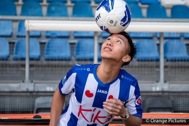 Phớt lờ Đoàn Văn Hậu, HLV SC Heerenveen nói về đội hình ra sân tại vòng 8 - Bóng Đá