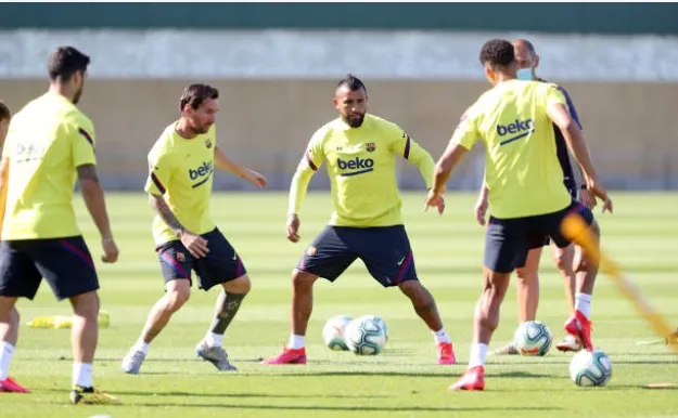 Messi is back to his best in training - Bóng Đá