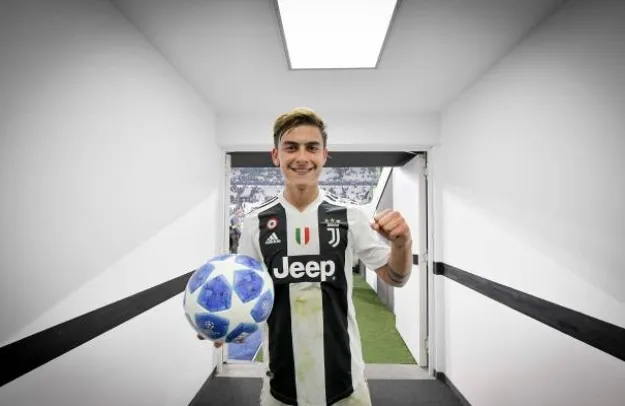 Ronaldo trầm ngâm trên khán đài khi chứng kiến Dybala tỏa sáng - Bóng Đá