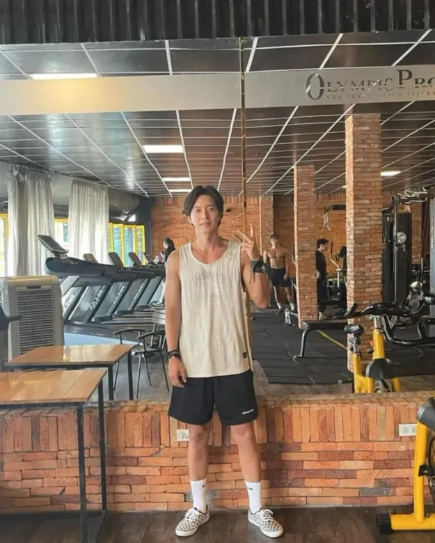 Hình ảnh nam tài tử check in tại phòng gym ở Nha Trang hot rần rần trên mạng xã hội.