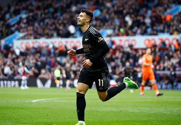 Gabriel Martinelli starts celebrating BEFORE he scores - Bóng Đá