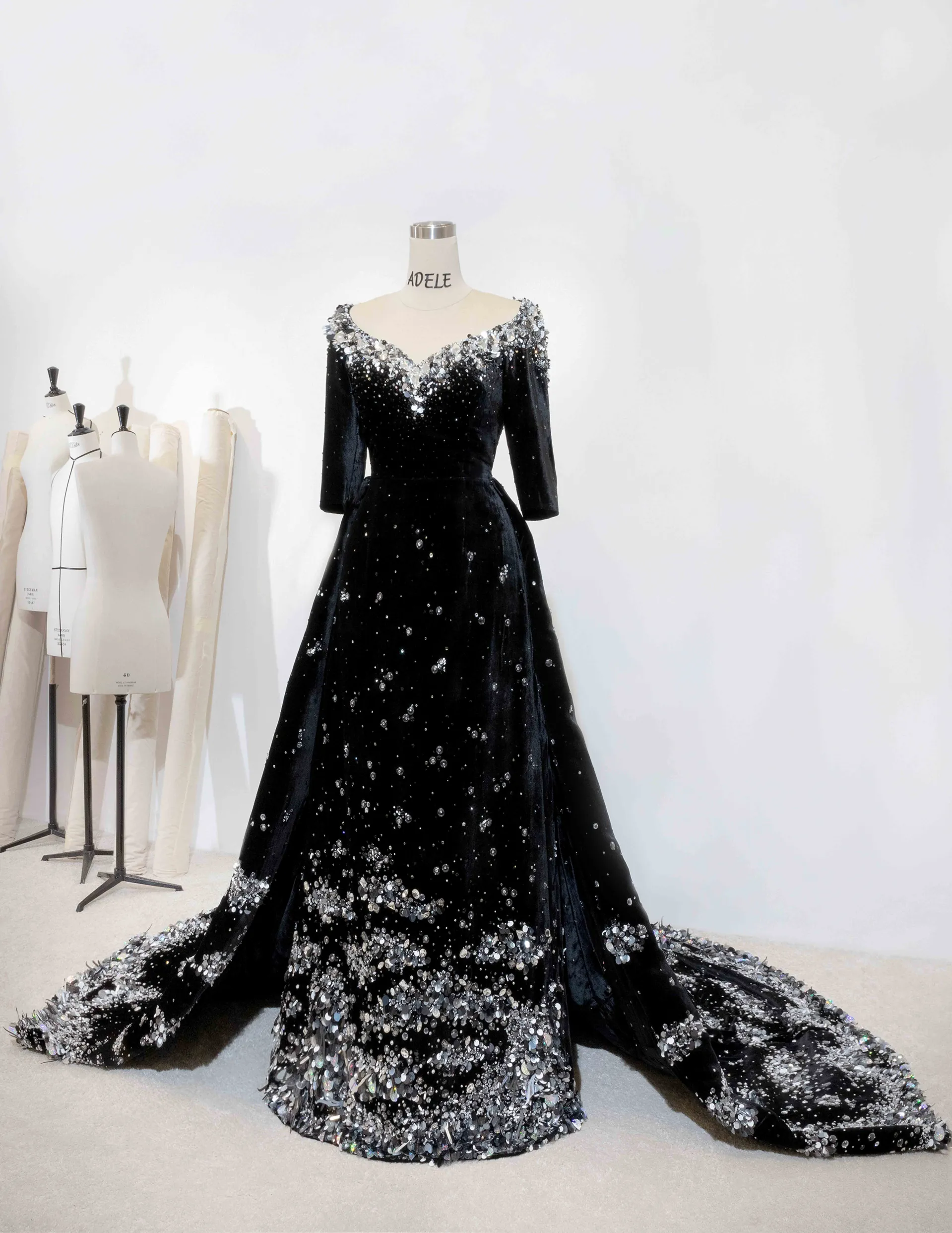 DRESS
