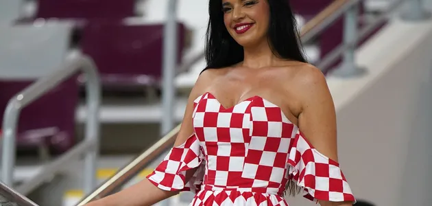 CĐV sexy nhất World Cup thách thức Qatar - Bóng Đá