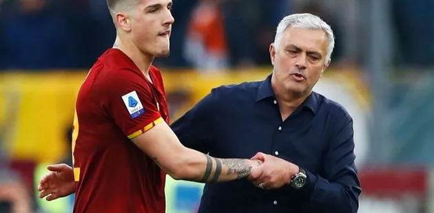 Mourinho nổi giận với Zaniolo - Bóng Đá