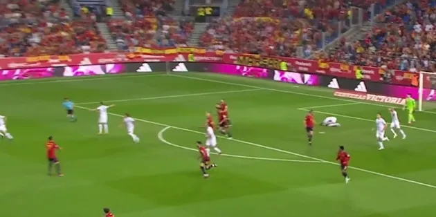 Rodri tackle Odegaard - Bóng Đá