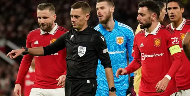 Paul Scholes delivers verdict on controversial Barcelona penalty as Manchester United rage at referee - Bóng Đá