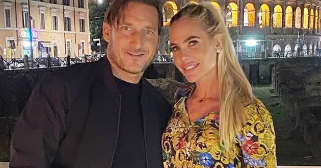 Totti and Ilary Blasi, after 20 years the story is close to the end - Bóng Đá