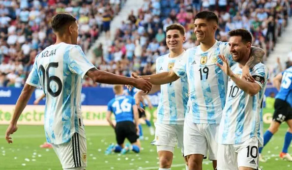 Messi ghi 5 bàn, Ronaldo lập cú đúp nhưng hỏng ăn ở khoảng cách 5m - Bóng Đá