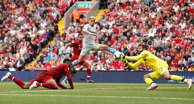 Sau trận đại thắng cùng Liverpool, Alisson trở về làm người đàn ông của gia đình - Bóng Đá