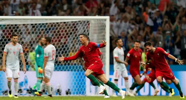 Nhìn lại 5 khoảnh khắc đáng nhớ trong sự nghiệp Cristiano Ronaldo - Bóng Đá