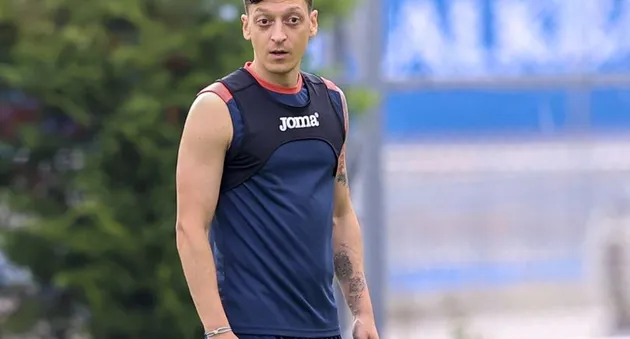 Ozil ra mắt, đội nhà thua thảm 1-7 - Bóng Đá