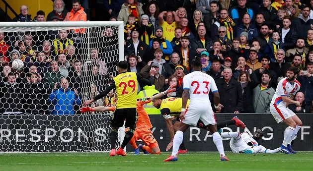 Mất vé vào Bán kết, 4 cầu thủ Crystal Palace hỏi tội tiền đạo của Watford - Bóng Đá