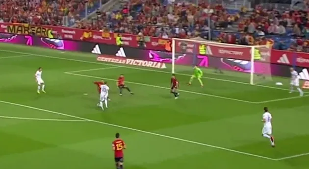 Rodri tackle Odegaard - Bóng Đá