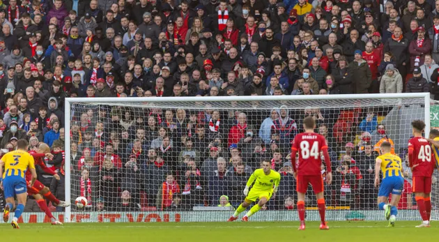 Klopp thất thần khi Liverpool bị đội bóng hạng 3 sút tung lưới - Bóng Đá