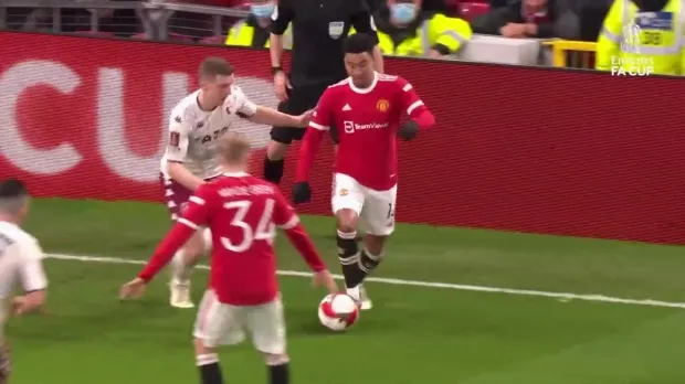 Lingard hóa Ronaldinho, loại bỏ 2 cầu thủ Aston Villa dễ như chơi - Bóng Đá