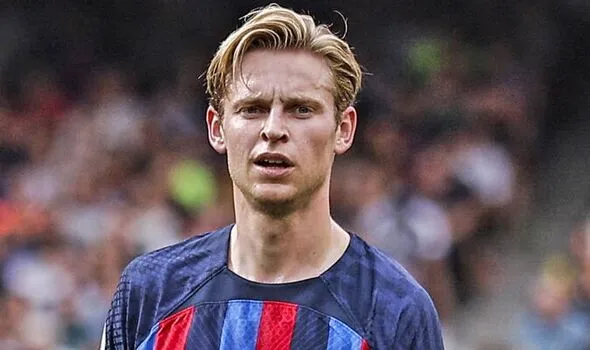 Frenkie de Jong 'angry at Barcelona' to give Man Utd fresh hope of transfer - Bóng Đá