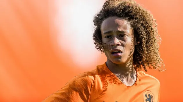 PSG starlet Xavi Simons among five players sent home from Holland's U19 camp for breaking the team's Covid bubble after two - Bóng Đá