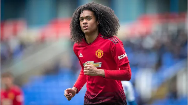 Man Utd make decision on Tahith Chong - Bóng Đá