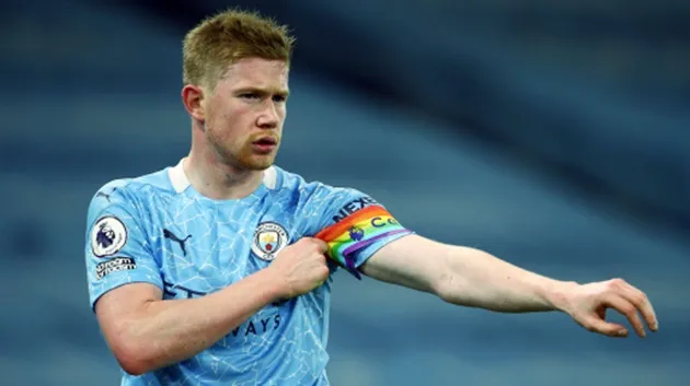 Kevin De Bruyne leaves pitch in tears after sickening clash with Antonio Rudiger gives him black eye - Bóng Đá