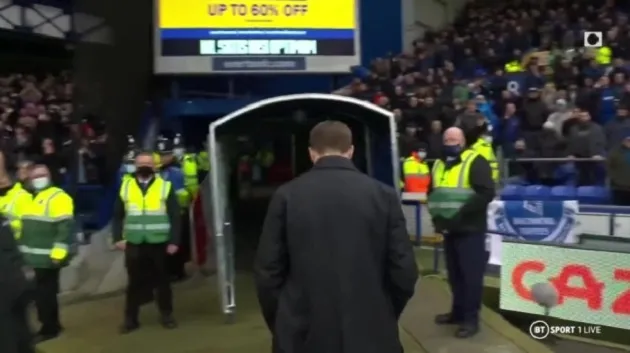 What Steven Gerrard did at full-time whistle after Aston Villa win at Everton - Bóng Đá