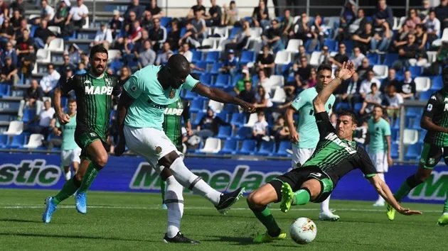 11 khoảnh khắc ấn tượng tại Serie A vào đêm qua: