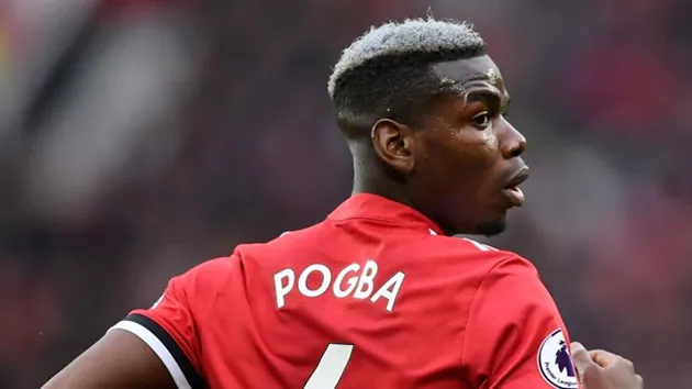 Sau Mourinho, Pogba lại bị đồng đội 