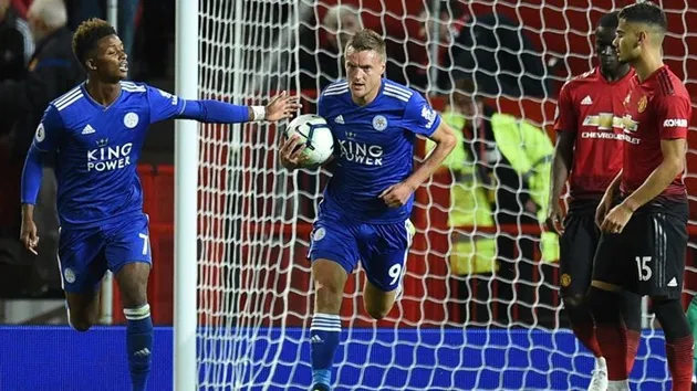 Dính thẻ đỏ, Vardy xem đua ngựa giải sầu - Bóng Đá