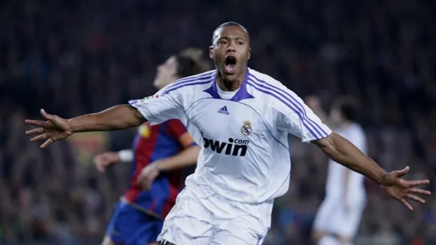 Julio Baptista treo giày - Bóng Đá