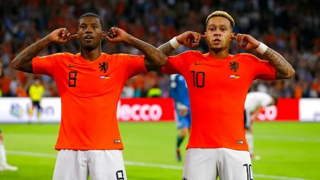 Diện tông đỏ chói lòa, Depay gián tiếp gửi đến tin vui cho NHM Liverpool - Bóng Đá