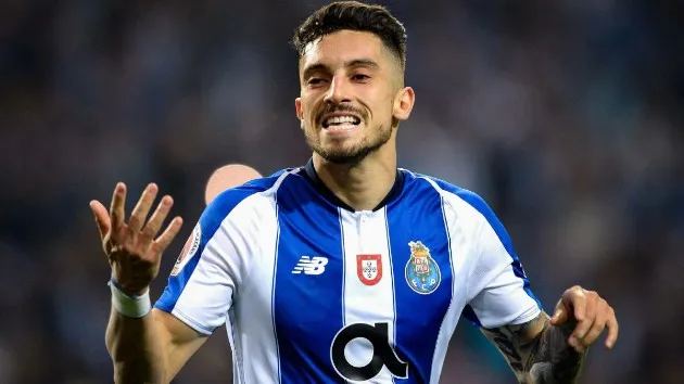 Chelsea join Man Utd in Alex Telles transfer - Bóng Đá