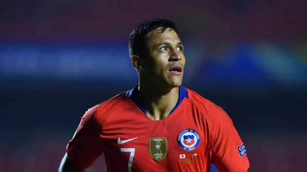 'Alexis needed the goal' – Vidal backs Chile team-mate following Man Utd struggles - Bóng Đá