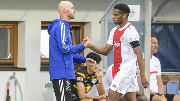 Erik ten Hag nhận cú sốc từ học trò cũ - Bóng Đá