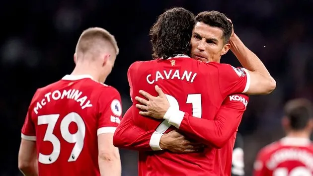 Nhìn tấm gương Falcao, Rangnick đã biết cách xử lý bài toán Ronaldo - Cavani? - Bóng Đá