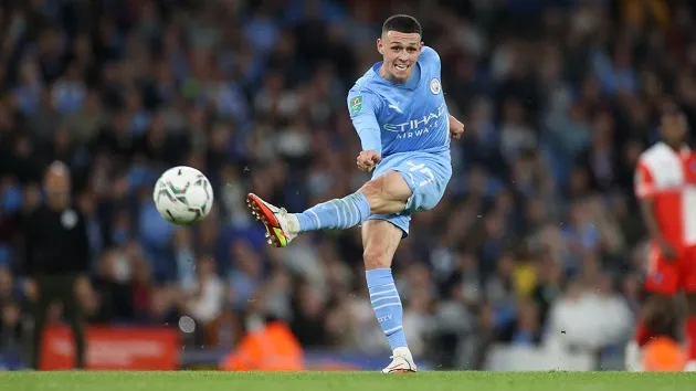 Roy Keane jokes Phil Foden sent Liverpool star James Milner ‘home in an ambulance’ after Manchester City draw - Bóng Đá