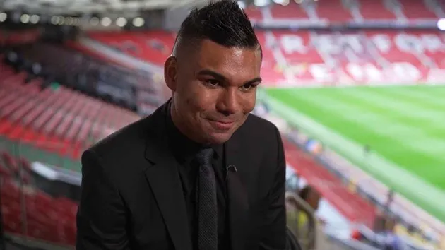  CASEMIRO NAMES HIS UNITED ICON SCHOLES - Bóng Đá