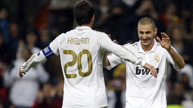 Hào quang Benzema và sự u ám bao trùm Higuain - Bóng Đá