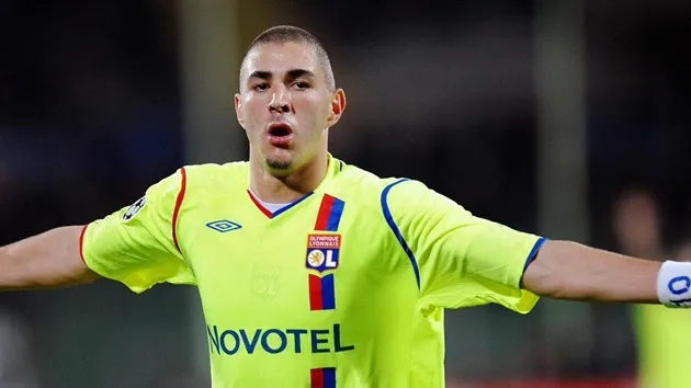 Benzema giành QBV, CĐV Lyon ăn mừng điên cuồng - Bóng Đá