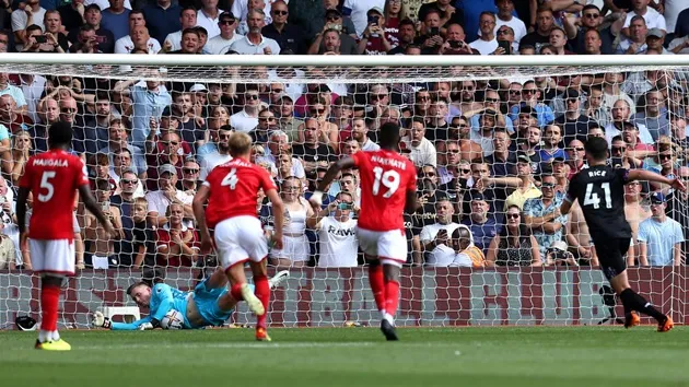 Dean Henderson cứu thua kinh điển - Bóng Đá