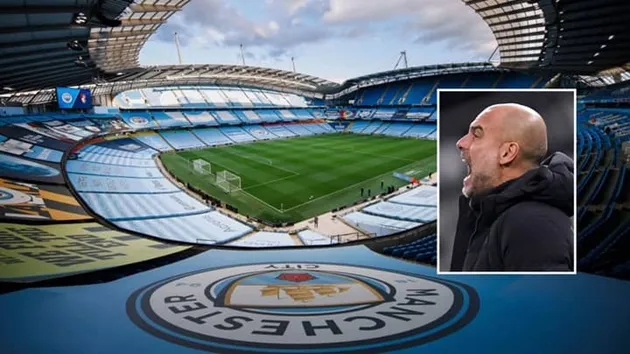 Pep Guardiola looks fed up at Man City training - Bóng Đá