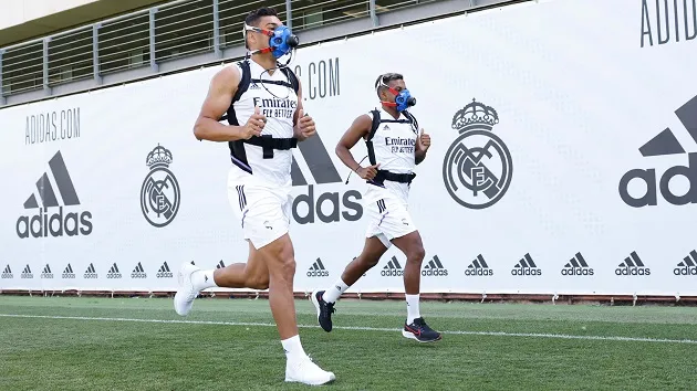 Explained: Why Real Madrid stars are wearing futuristic masks in training - Bóng Đá