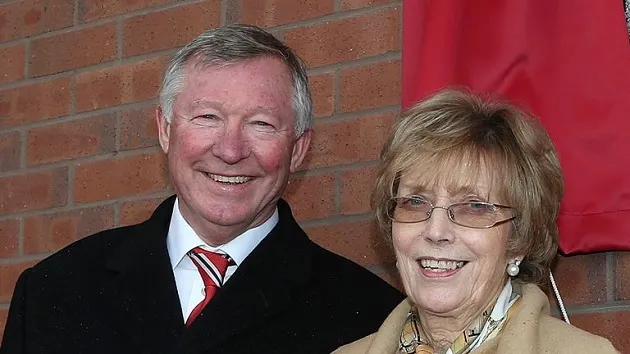Man Utd's Sir Alex Ferguson puts stunning £3.5m home up for sale after wife's death - Bóng Đá