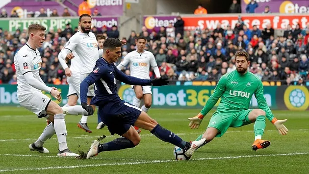 Hung thần Eriksen khiến hậu vệ Swansea có một đêm mất ngủ - Bóng Đá